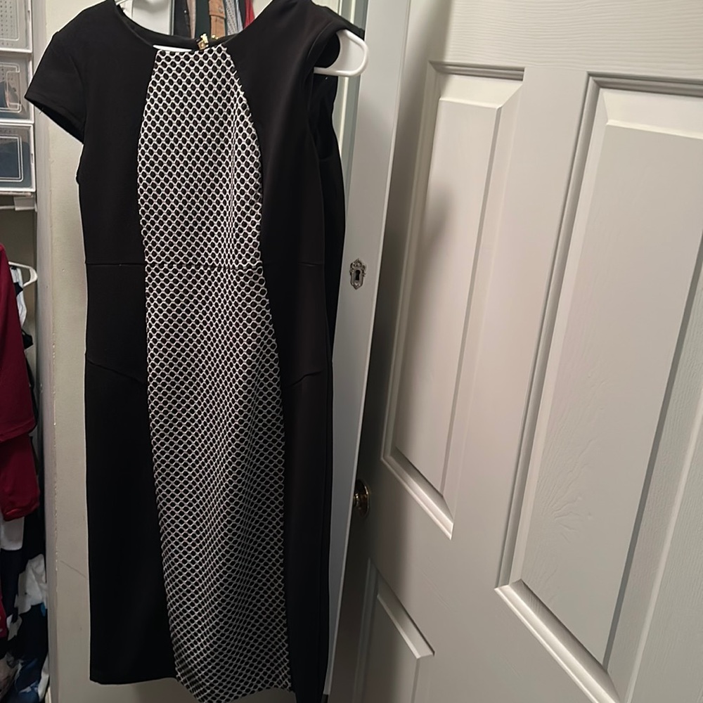 Liz Claiborne Size 6 Black and White Dress